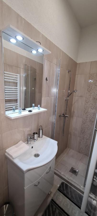 Rozsa Apartmanhaz 세게드 외부 사진