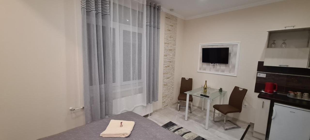 Rozsa Apartmanhaz 세게드 외부 사진