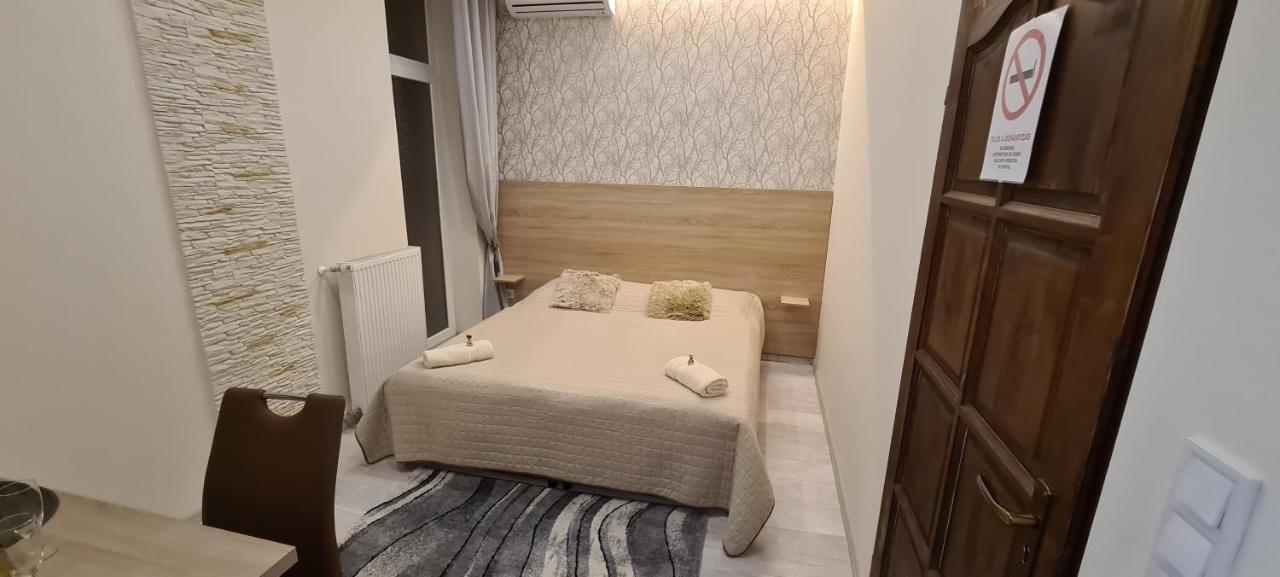 Rozsa Apartmanhaz 세게드 외부 사진