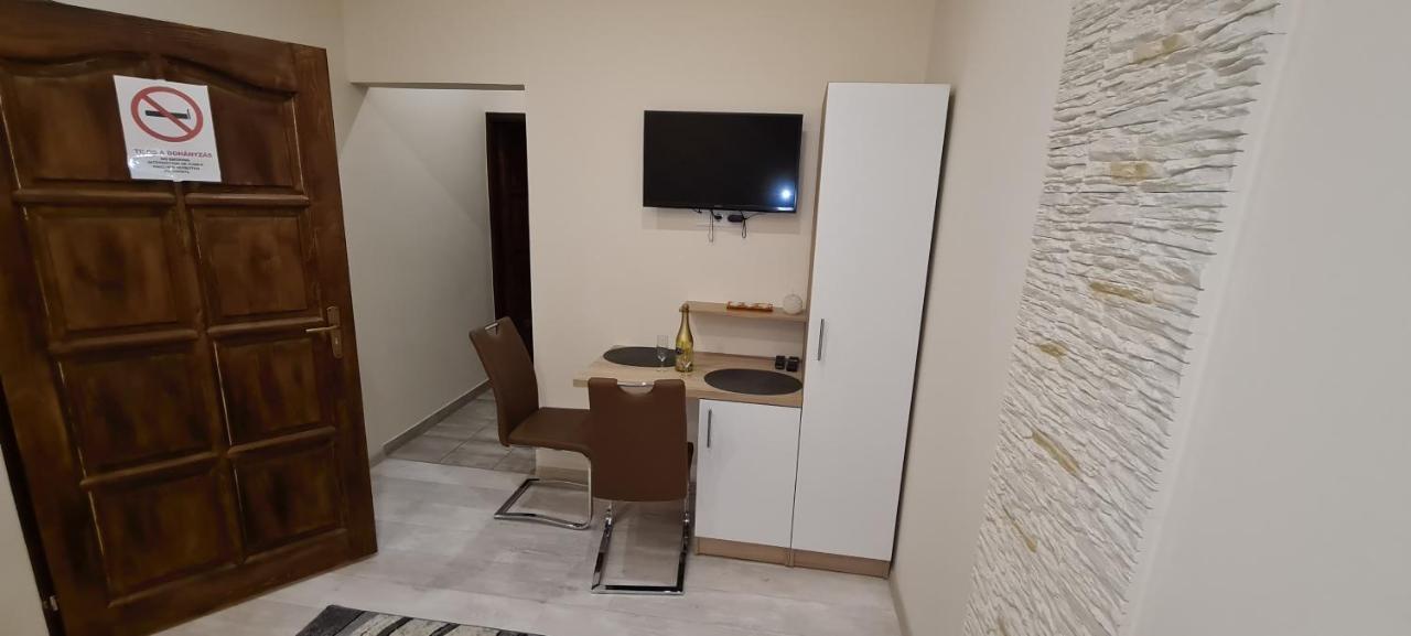 Rozsa Apartmanhaz 세게드 외부 사진